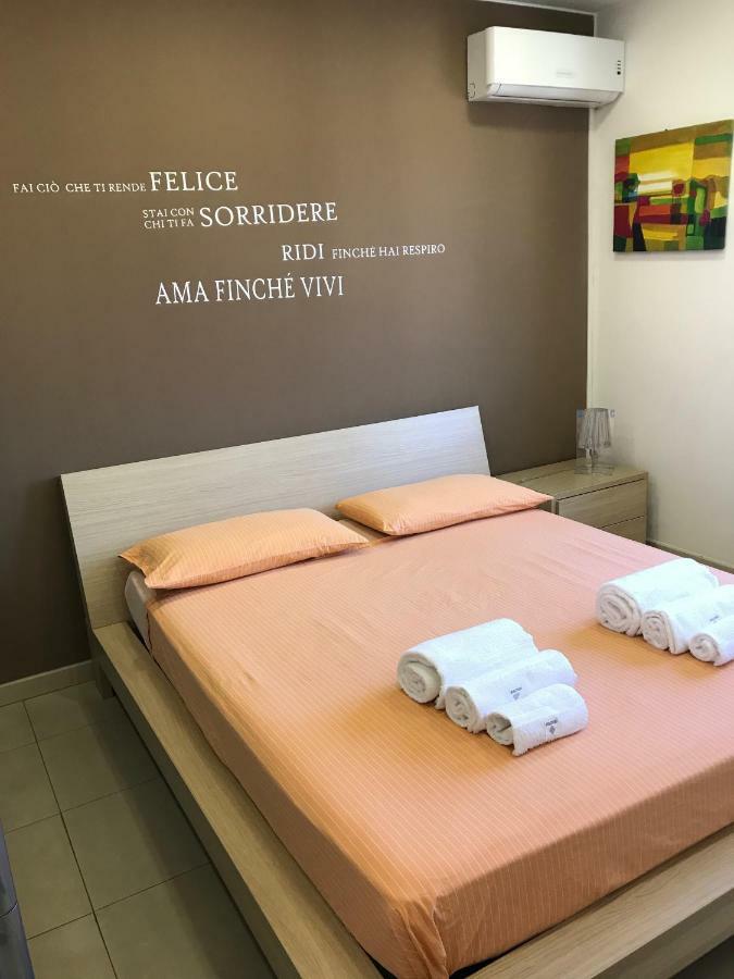 Attico Delle Pomelie Leilighet Santa Teresa Di Riva Eksteriør bilde